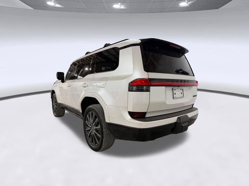 Used 2024 Lexus GX 550 w/ Accessory Package (Z1) AWD/4WD image 3