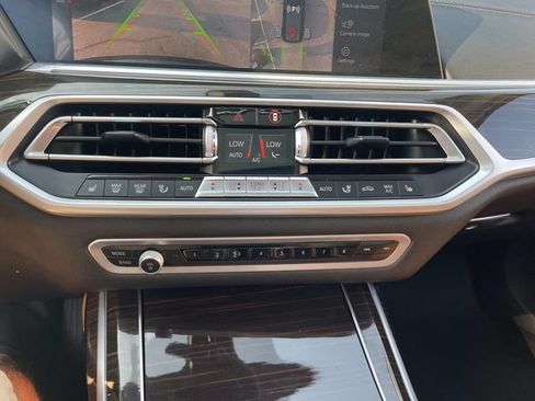 Used 2021 BMW X7 xDrive40i w/ Parking Assistance Package AWD/4WD image 30