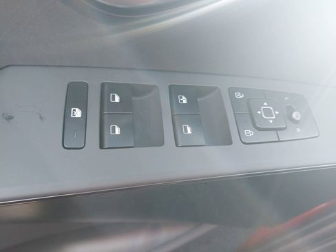 New 2026 Kia Niro LX FWD image 30