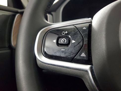 Used 2023 Volvo XC60 B5 Ultimate w/ Climate Package FWD image 25