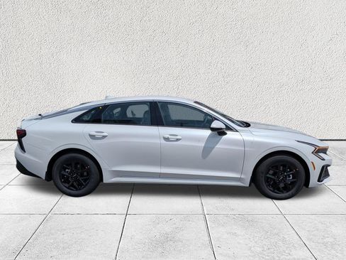 New 2026 Kia K5 LXS FWD image 2