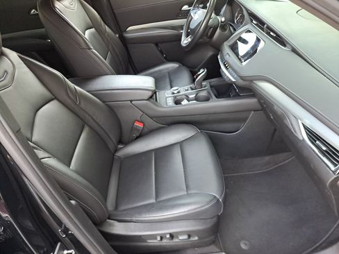 Used 2023 Cadillac XT4 Premium Luxury FWD image 15