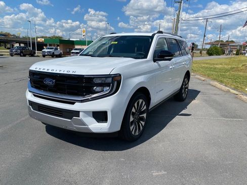 New 2026 Ford Expedition Platinum AWD/4WD image 3