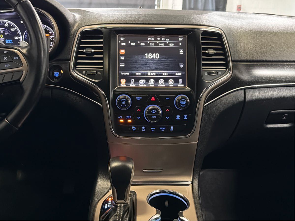 Used 2017 Jeep Grand Cherokee Limited AWD/4WD image 18