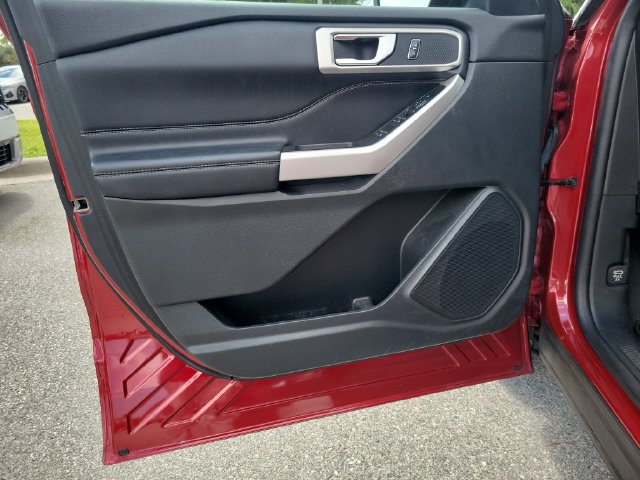 Used 2023 Ford Explorer XLT RWD image 15
