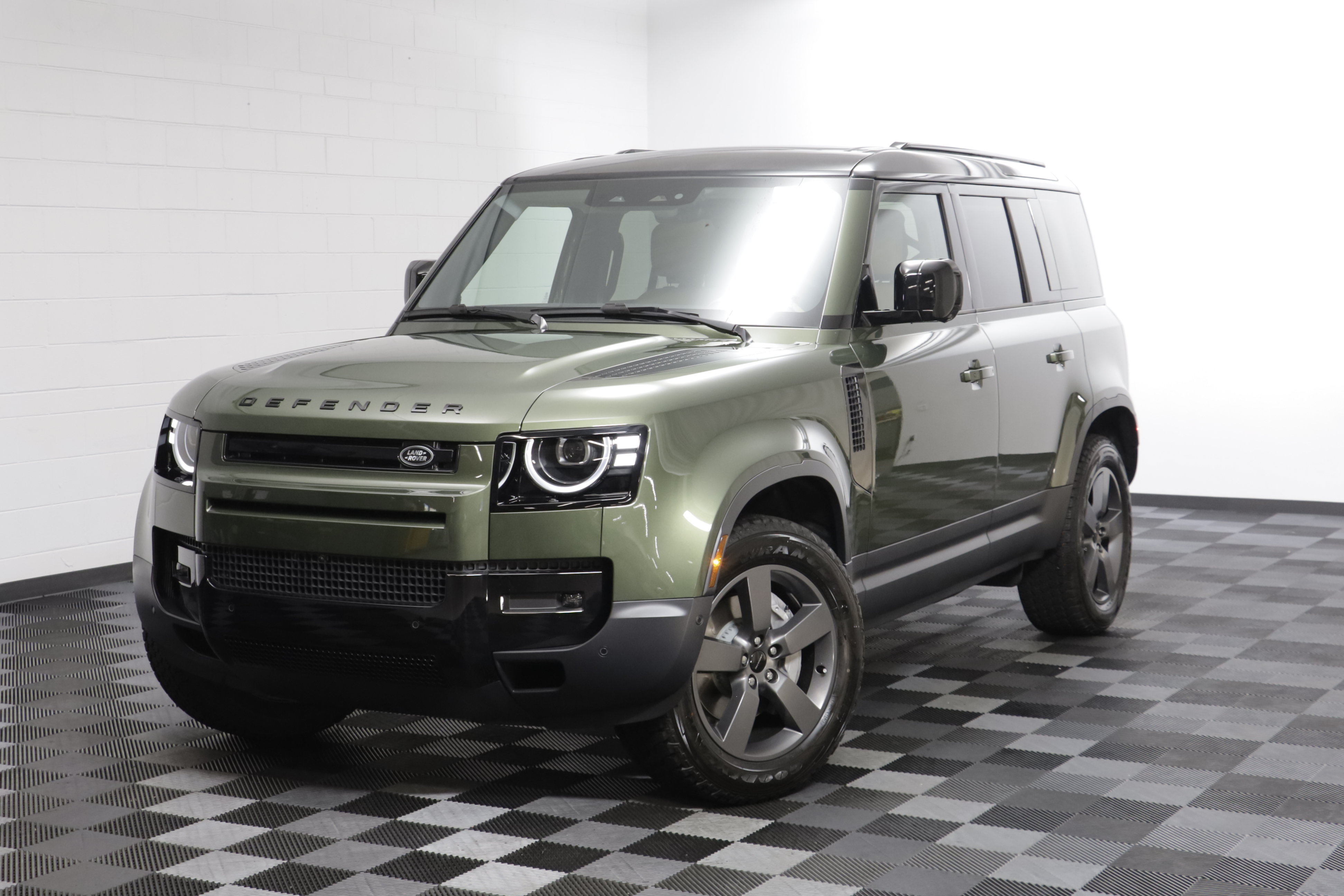 New 2026 Land Rover Defender 110 S AWD/4WD image 1