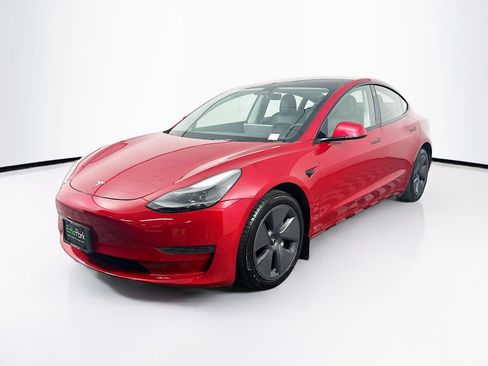 Used 2023 Tesla Model 3 Standard Range RWD image 3