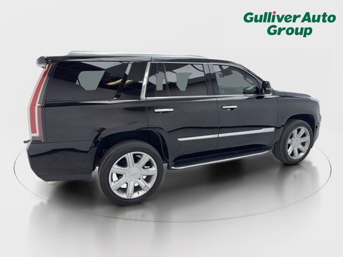 Used 2019 Cadillac Escalade Luxury image 9