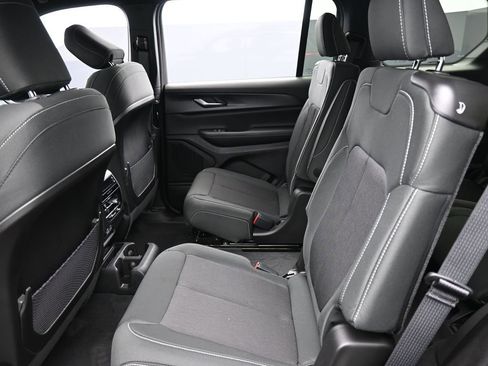 New 2026 Jeep Grand Cherokee L Laredo image 12