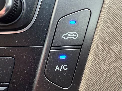 Used 2017 Hyundai Santa Fe Sport FWD image 27