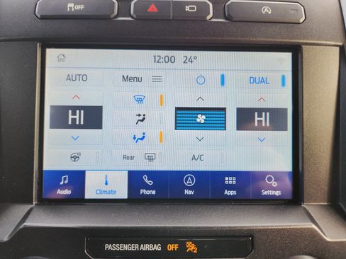 Used 2019 Ford F150 Lariat w/ Equipment Group 502A Luxury AWD/4WD image 24