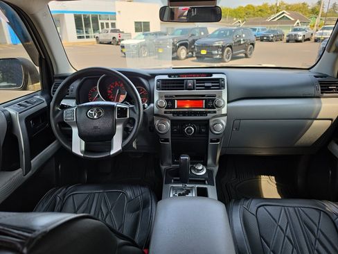 Used 2013 Toyota 4Runner SR5 AWD/4WD image 18