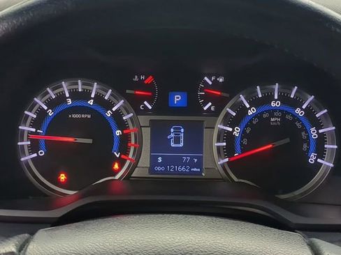 Used 2018 Toyota 4Runner TRD Off-Road AWD/4WD image 30