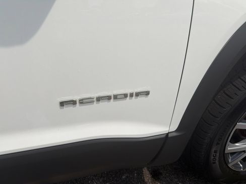 Used 2023 GMC Acadia SLT AWD/4WD image 30