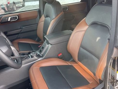 Used 2024 Ford Bronco Outer Banks image 12