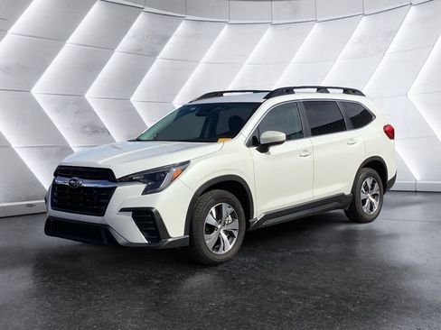 Used 2024 Subaru Ascent Premium w/ Convenience Package image 3