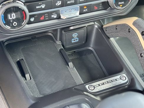 New 2025 Ford Bronco Badlands image 35