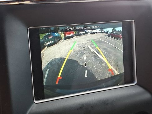 Used 2019 Jeep Grand Cherokee Laredo AWD/4WD image 18