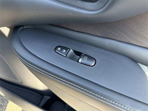 Used 2020 Nissan Murano Platinum w/ Cargo Package image 17