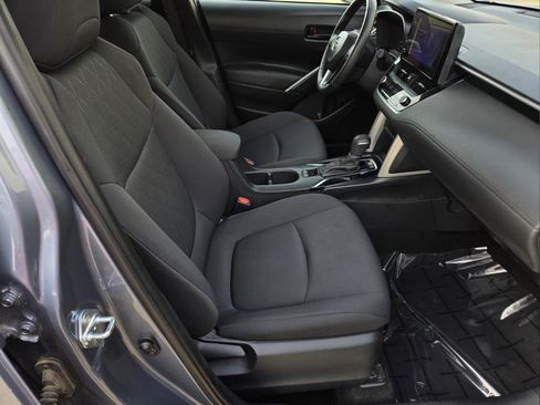 Used 2024 Toyota Corolla Cross LE FWD image 33