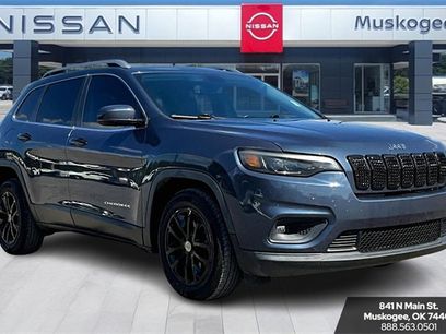 Used 2019 Jeep Cherokee Latitude Plus w/ Comfort/Convenience Group