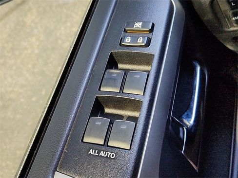 Used 2022 Toyota 4Runner SR5 Premium image 15