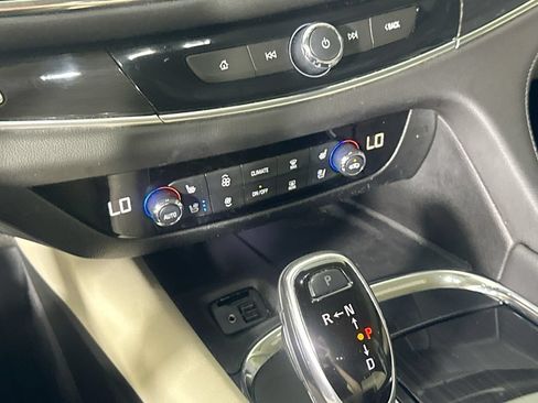 Used 2020 Buick Enclave Premium w/ Sun and Sites Package FWD image 32