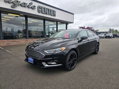 Used 2017 Ford Fusion Titanium AWD/4WD image 2
