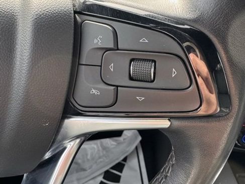 Used 2024 Buick Enclave Premium image 28