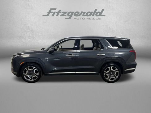 Used 2024 Hyundai Palisade Limited FWD image 2