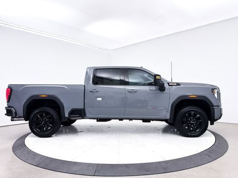 Used 2025 GMC Sierra 2500 AT4 w/ Technology Package AWD/4WD image 39