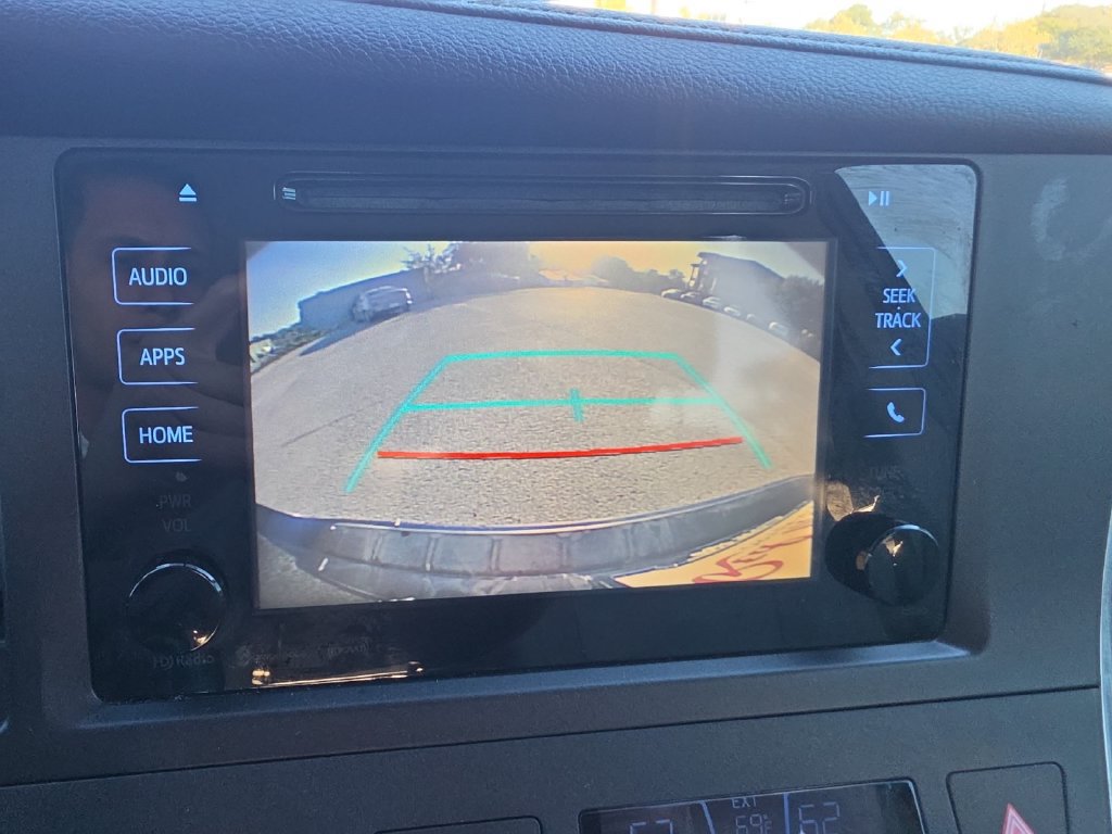 Used 2017 Toyota Sienna XLE FWD image 17