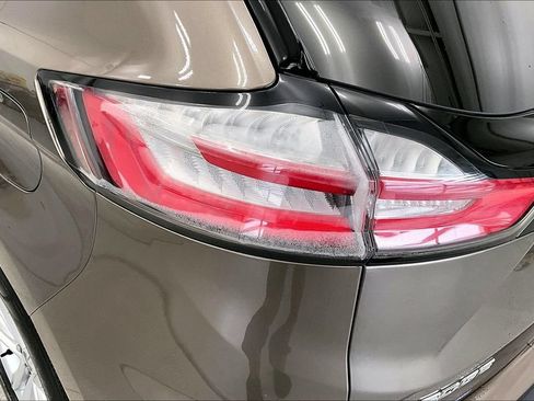Used 2019 Ford Edge SEL w/ Equipment Group 201A AWD/4WD image 30