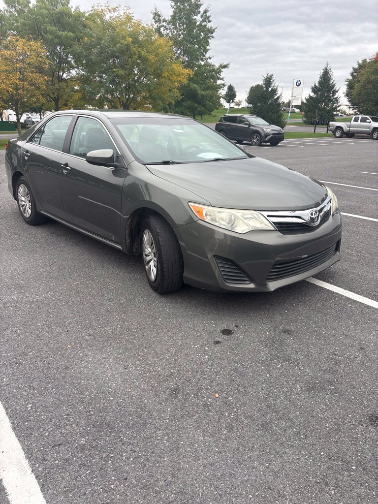 Used 2013 Toyota Camry LE FWD image 3