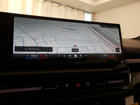 Used 2025 BMW 530i image 24