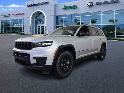 New 2025 Jeep Grand Cherokee L Laredo RWD image 4