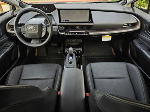 Used 2025 Toyota Prius Limited w/ Limited Premium Package FWD image 20