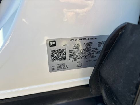 Used 2025 Chevrolet Trax LT w/ LT Convenience Package image 28