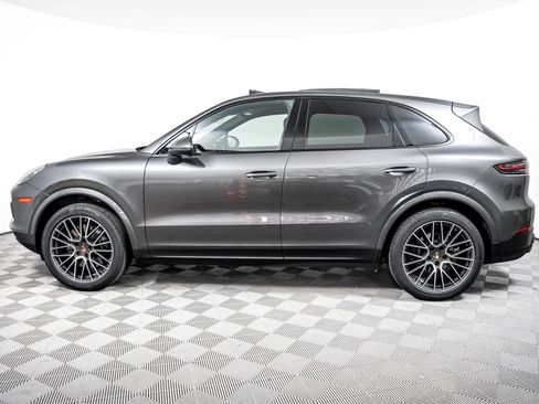 Certified 2023 Porsche Cayenne AWD/4WD image 2