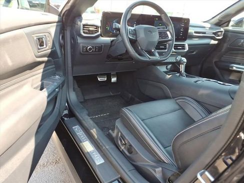 Used 2024 Ford Mustang GT Premium image 6