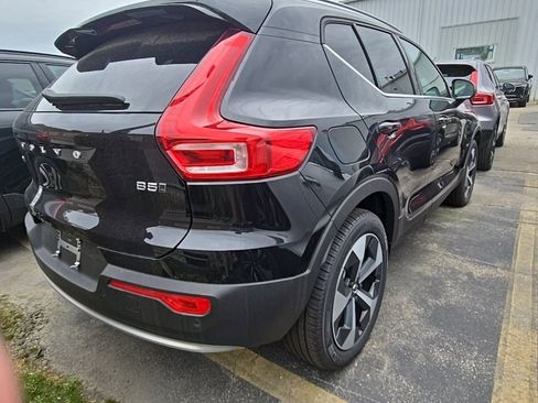 New 2025 Volvo XC40 B5 Core w/ Protection Package Premier image 5