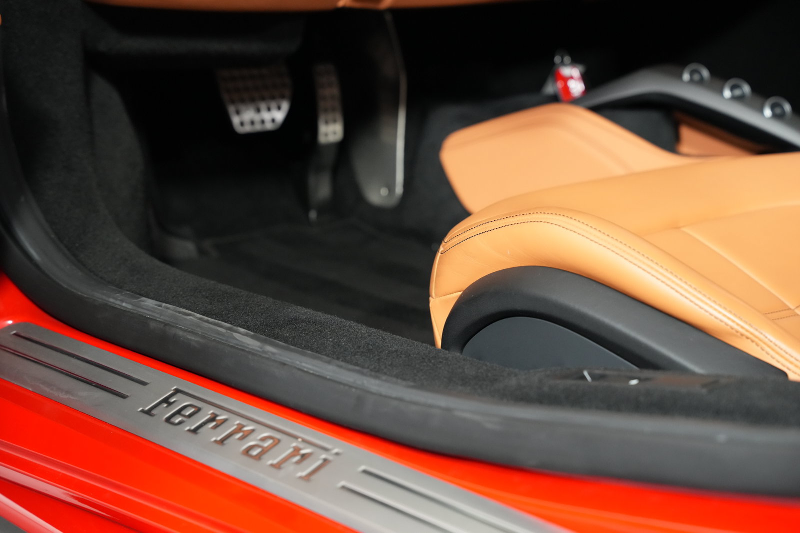 Used 2016 Ferrari 488 GTB RWD image 21