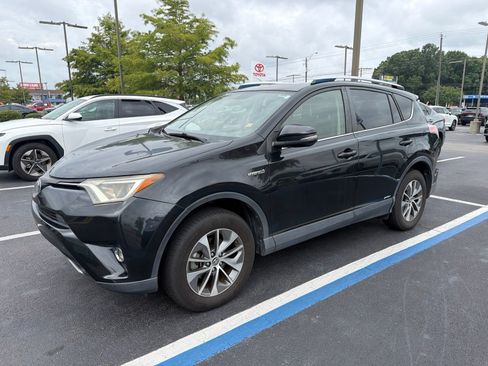 Used 2016 Toyota RAV4 XLE AWD/4WD image 3