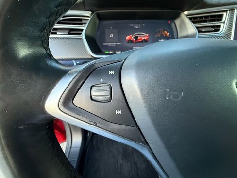 Used 2016 Tesla Model X 75D image 28