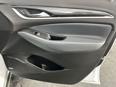 Used 2024 Buick Enclave Premium image 36