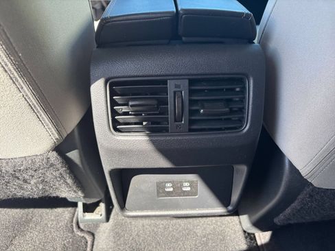 Used 2025 Nissan Rogue SV FWD image 25
