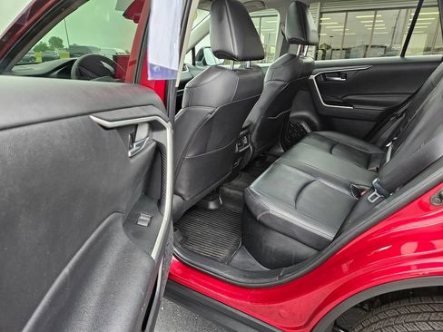 Used 2021 Toyota RAV4 XLE Premium AWD/4WD image 16