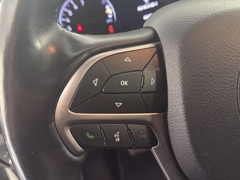 Used 2020 Jeep Grand Cherokee Altitude image 13