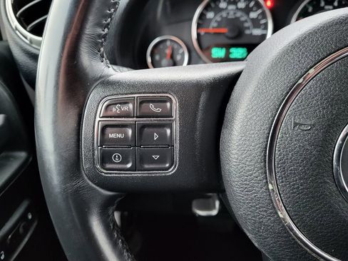 Used 2017 Jeep Wrangler Unlimited Sahara w/ Connectivity Group image 27