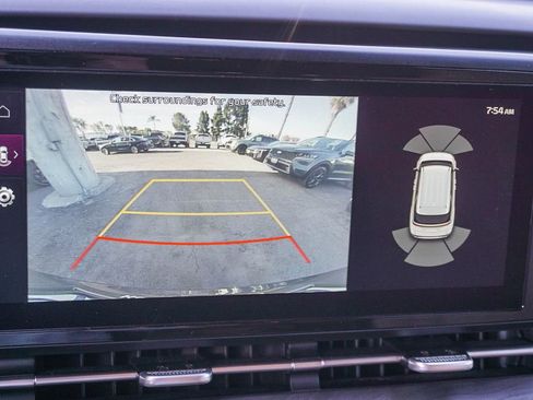 Used 2023 Kia Carnival EX FWD image 24